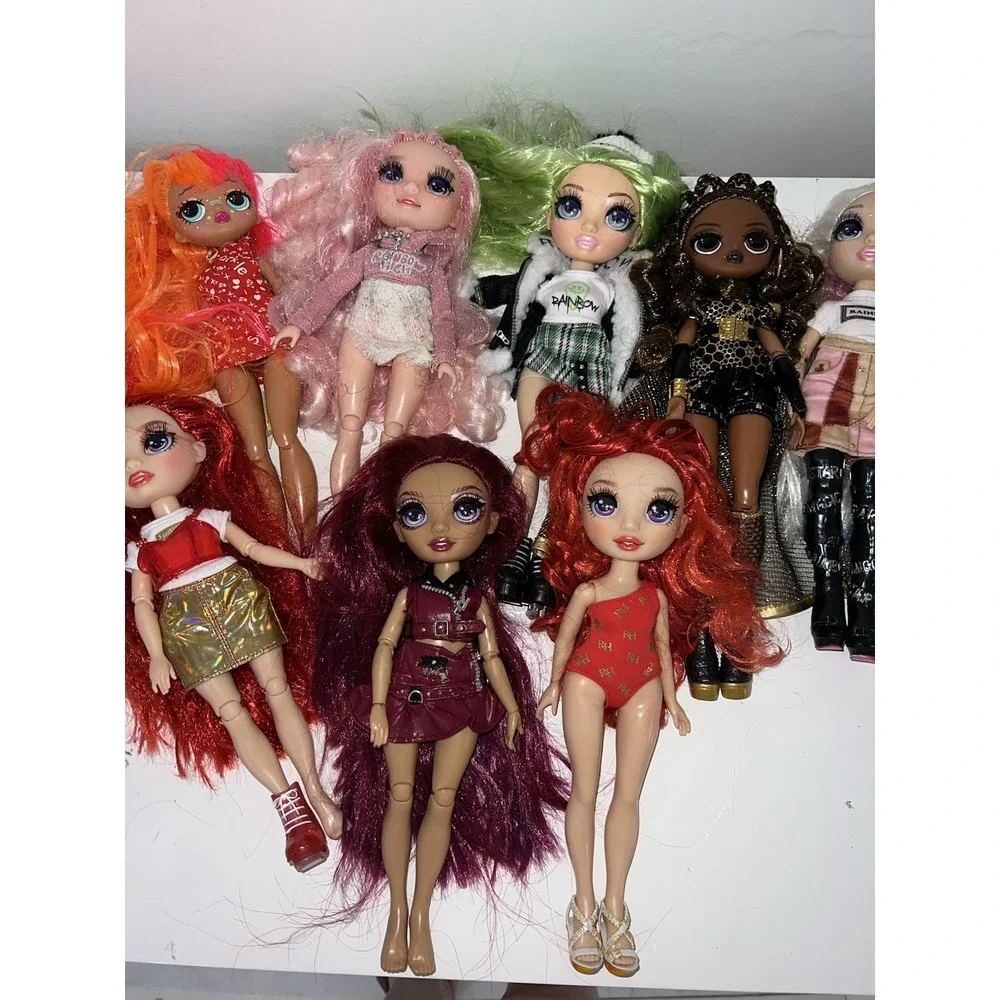 (40/b53)8 Rainbow High Dolls Set